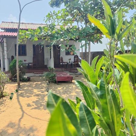 Golden Rich Hotel Arugam Bay Exterior foto